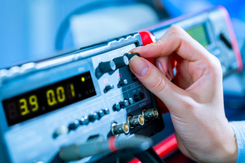 Technicien maintenance équipements de mesures électronique