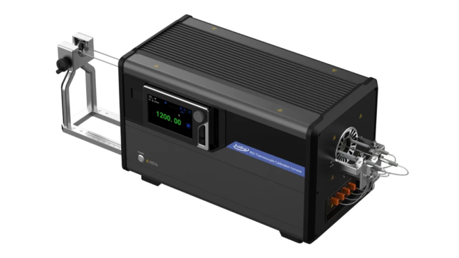 Nouveau four horizontal de métrologie 1200°C : haute stabilité et uniformité